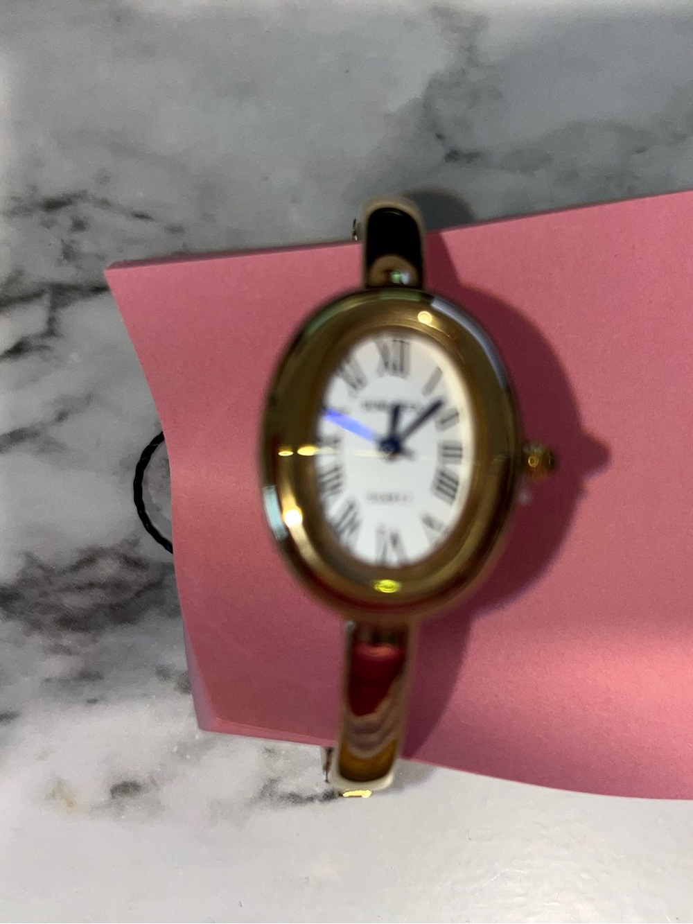 Women’s watch with luxury look